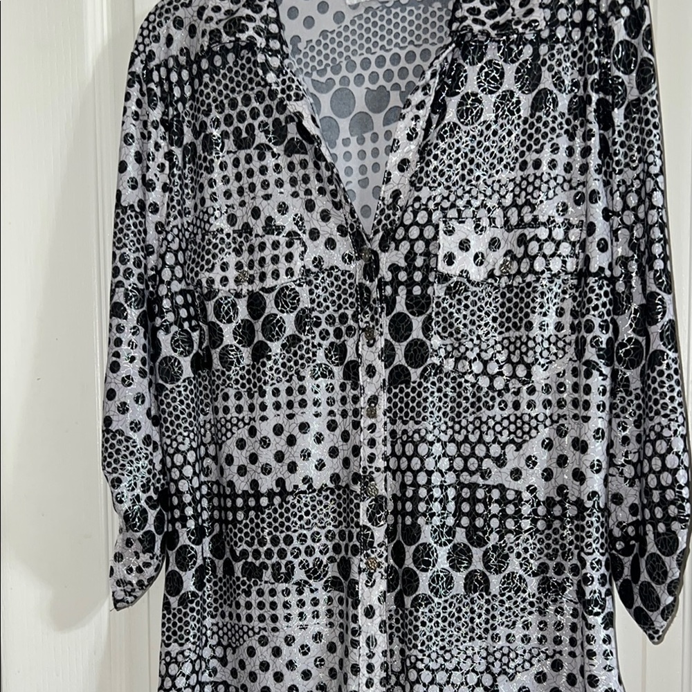 Black‎ and Rose Graphic 3/4 Sleeve Button Down Blouse - Picture 11 of 13